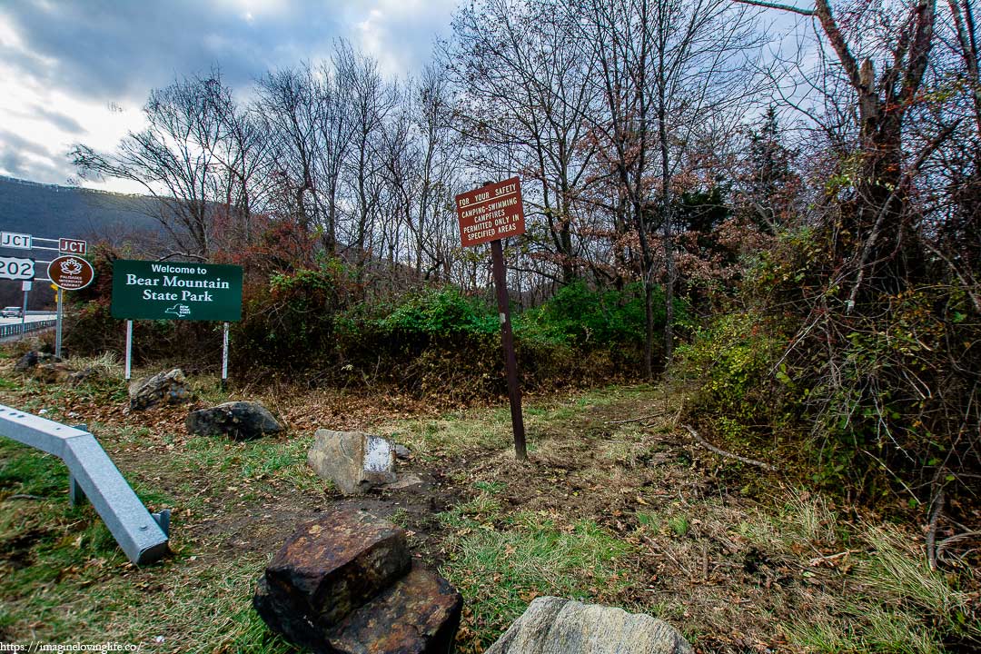 Bear Mountain Sign